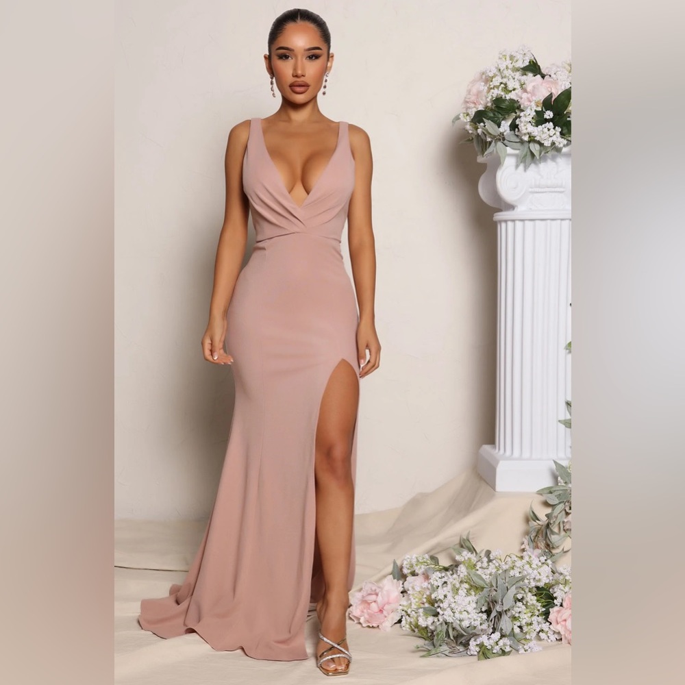 Fashion Nova Milan’s Maxi Dress